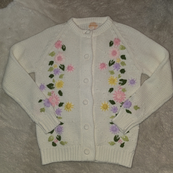 Dariseinne Sweaters - Vintage 50s Floral Embroidered White Cardigan Sweater Size Medium